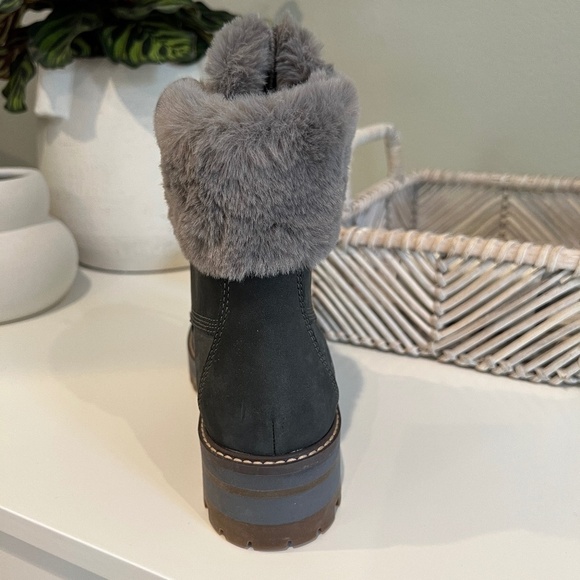 TIMBERLAND Women's Courmayeur Valley 6" Faux Fur Waterproof Lug Sole Boots 7 - Picture 3 of 4